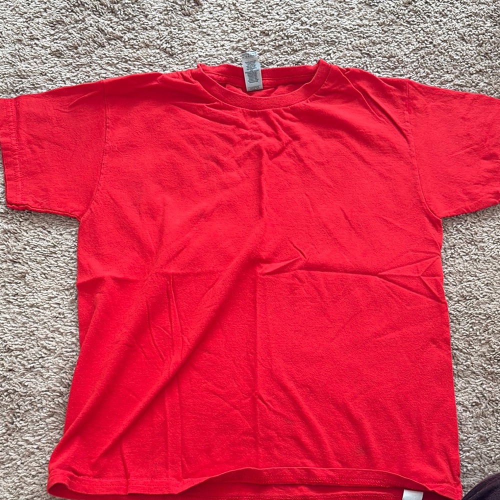 Gildan Red Short Sleeve Tee